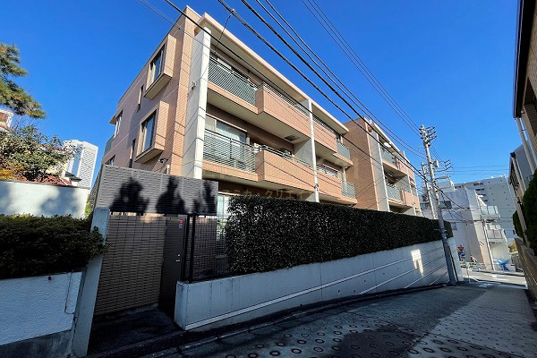 代々木ヒルズ 建物外観(2021.12撮影)