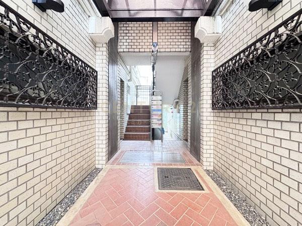 �����s���c�J��{��3���� 38-4�̒��Ã}���V�����̃G���g�����X