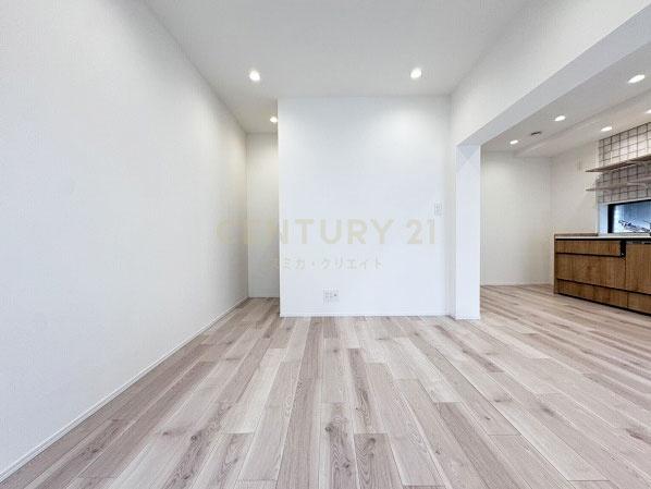 �����s���c�J��{��3���� 38-4�̒��Ã}���V�����̃��r���O