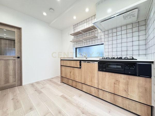 �����s���c�J��{��3���� 38-4�̒��Ã}���V�����̃L�b�`��