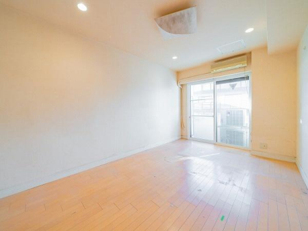 �����s�`�攒��2���� 1-41�̒��Ã}���V�����̐Q��