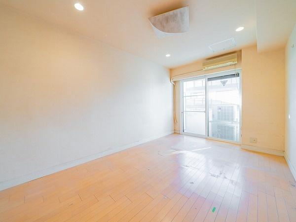 �����s�`�攒��2���� 1-41�̒��Ã}���V�����̐Q��