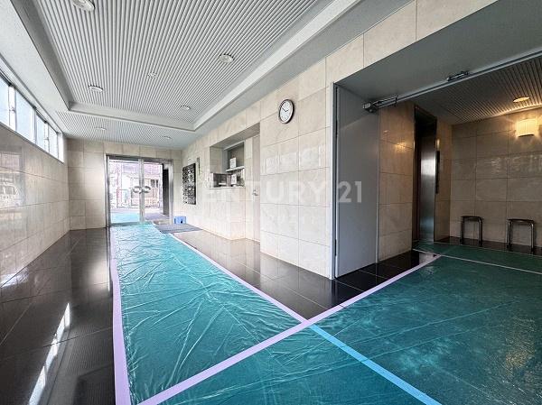 �����s������a��2���� 5-44�̒��Ã}���V�����̃G���g�����X