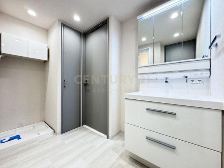 �����s������a��2���� 5-44�̒��Ã}���V�����̐��ʑ�E���ʏ�