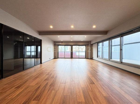 �����s�i��搼�ܔ��c7���� 24-1�̒��Ã}���V�����̃��r���O