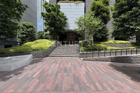 �����s�`�捂��1���� 3-2�̒��Ã}���V�����̃G���g�����X