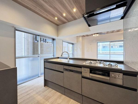 �����s�i��擌�ܔ��c4���� 10-9�̒��Ã}���V�����̃L�b�`��