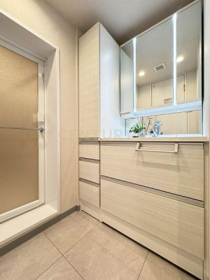 �����s�a�J�扎�y�� 9-5�̒��Ã}���V�����̃��r���O