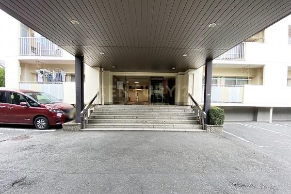 �����s�ڍ��撆����2���� 28-15�̒��Ã}���V�����̃G���g�����X