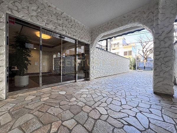 �����s�`��k�R2���� 12-42�̒��Ã}���V�����̃G���g�����X