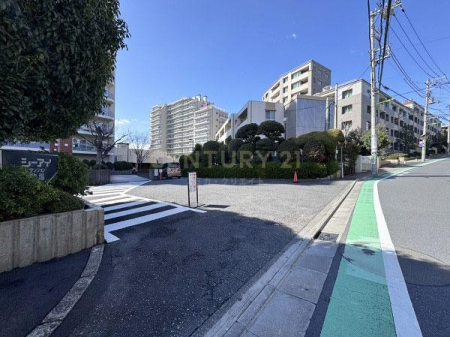 �����s���c�J��r�K4���� 27-32�̒��Ã}���V�����̃G���g�����X