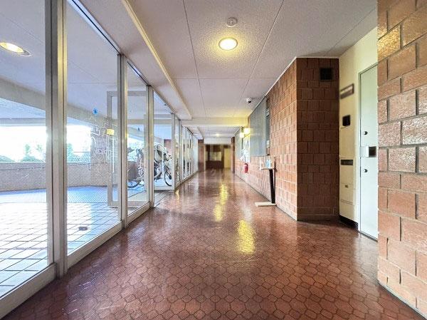 �����s���c�J��r�K4���� 27-32�̒��Ã}���V�����̃G���g�����X