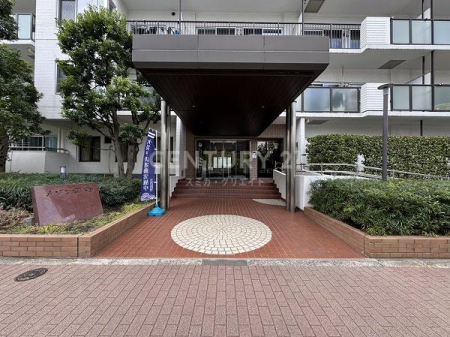 �����s�`��ŉY4���� 8-12�̒��Ã}���V�����̃G���g�����X