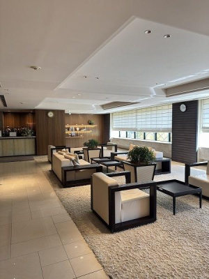 �����s�`�捂��3���� 11-8�̒��Ã}���V�����̃G���g�����X