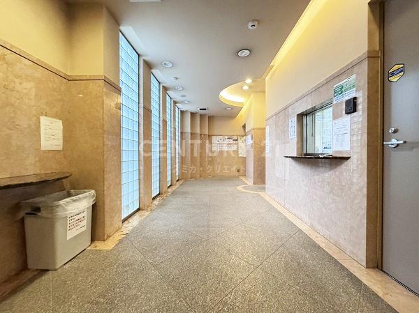 �����s���c�J��O������1���� 32-8�̒��Ã}���V�����̃G���g�����X