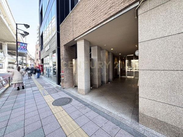 �����s���c�J��O������1���� 32-8�̒��Ã}���V�����̃G���g�����X