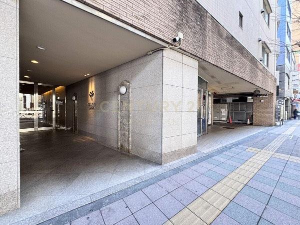 �����s���c�J��O������1���� 32-8�̒��Ã}���V�����̃G���g�����X