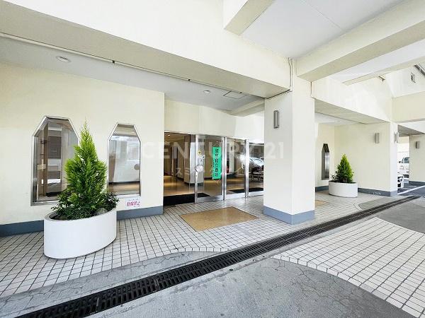 �����s��c��R��1���� 19-15�̒��Ã}���V�����̃G���g�����X