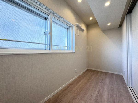 �����s���c�J����4���� 18-9�̒��Ã}���V�����̎q������