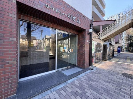 �����s���c�J����4���� 18-9�̒��Ã}���V�����̃G���g�����X