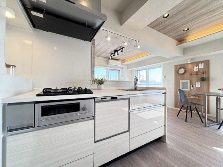 �����s���c�J����4���� 18-9�̒��Ã}���V�����̃L�b�`��