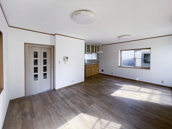 �����s�i���`��6���ڂ̒��È�ˌ��Ẵ��r���O