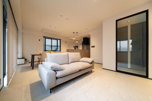 �����s�i��擌����2���ڂ̒��È�ˌ��Ẵ��r���O