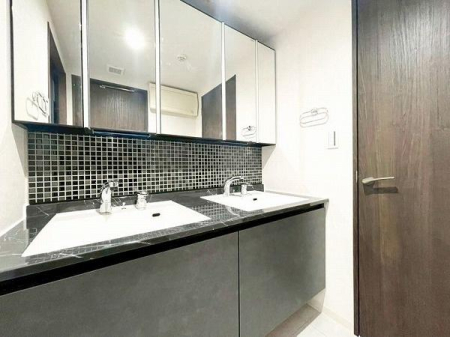 �����s���c�J��ʐ�3���� 3-14�̒��Ã}���V�����̐��ʑ�E���ʏ�