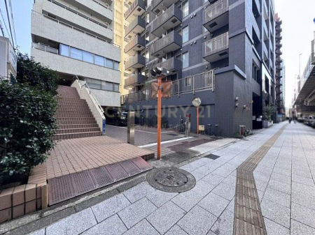 �����s�a�J�揉��1���� 49-3�̒��Ã}���V�����̃G���g�����X