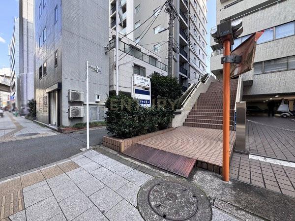 �����s�a�J�揉��1���� 49-3�̒��Ã}���V�����̃G���g�����X