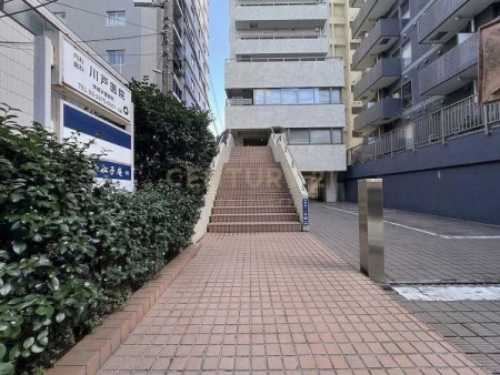 �����s�a�J�揉��1���� 49-3�̒��Ã}���V�����̃G���g�����X