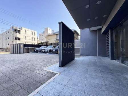 �����s�a�J���X��5���� 37-4�̒��Ã}���V�����̃G���g�����X