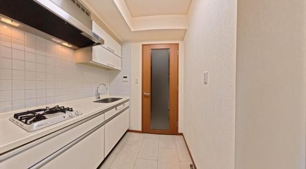 �����s�a�J���X��5���� 37-4�̒��Ã}���V�����̃L�b�`��