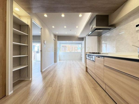 �����s�ڍ���`�̖؍�1���� 1-5�̒��Ã}���V�����̃��r���O