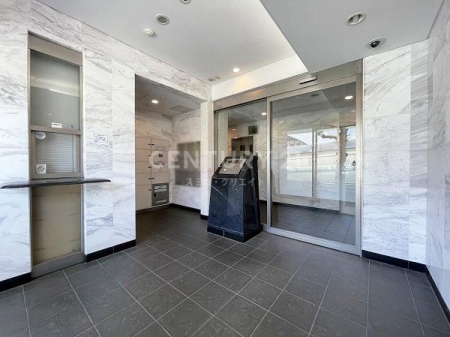 �����s���c�J��呠1���� 2-24�̒��Ã}���V�����̃G���g�����X