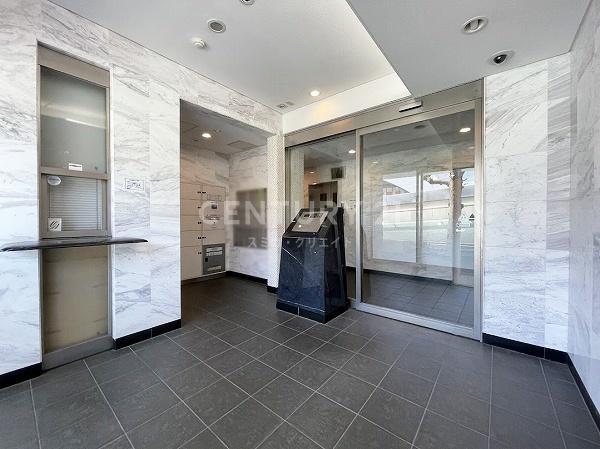 �����s���c�J��呠1���� 2-24�̒��Ã}���V�����̃G���g�����X