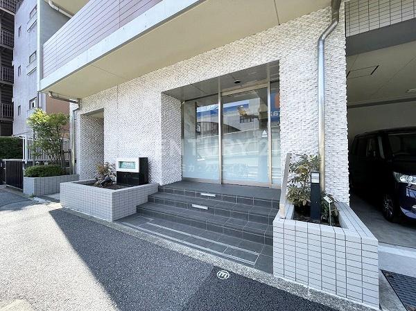 �����s���c�J��呠1���� 2-24�̒��Ã}���V�����̃G���g�����X