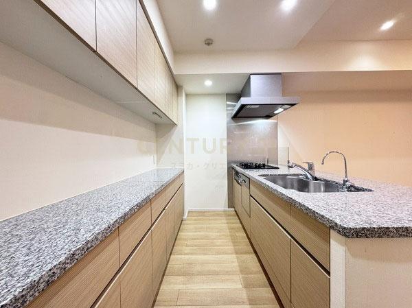 �����s���c�J�挷��3���� 24-18�̒��Ã}���V�����̃L�b�`��