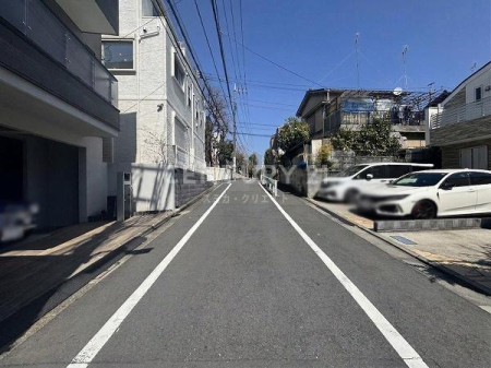 �����s��c�搼�䒬�̒��È�ˌ��Ă̑O�ʓ��H�܂ތ��n�ʐ^