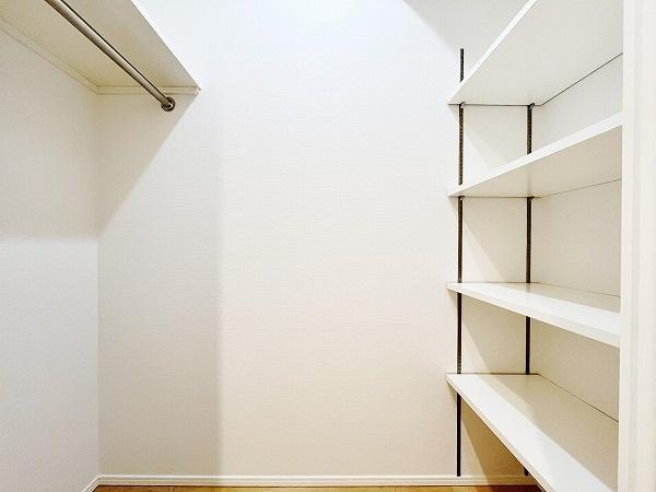 �����s�i��擌�i��4���� 13-10�̒��Ã}���V�����̎��[