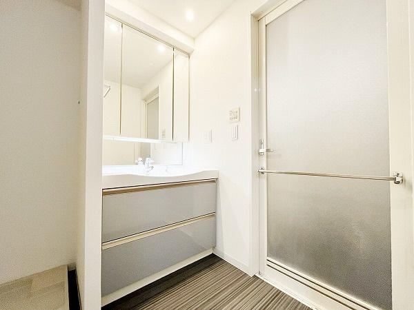 �����s�i��擌�i��4���� 13-10�̒��Ã}���V�����̗���