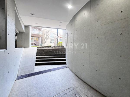 �����s�a�J��b���4���� 23-9�̒��Ã}���V�����̃G���g�����X