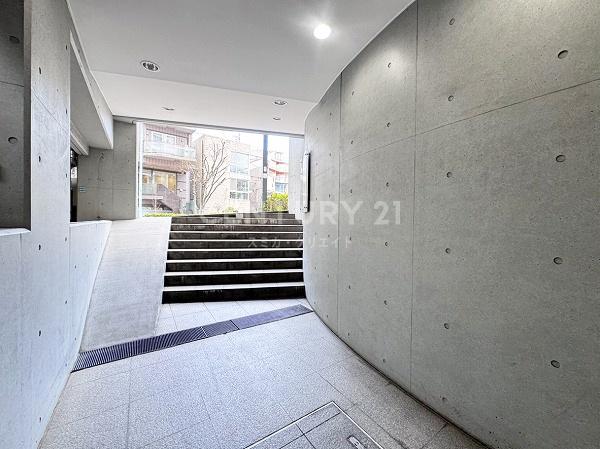 �����s�a�J��b���4���� 23-9�̒��Ã}���V�����̃G���g�����X