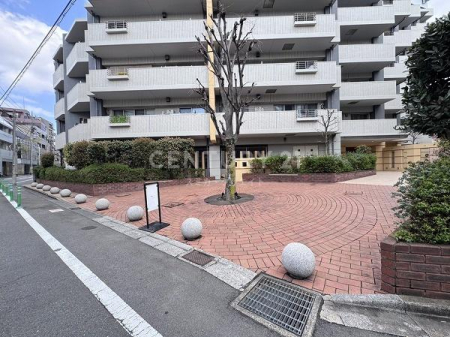 �����s���c�J��p��2���� 28-11�̒��Ã}���V�����̃G���g�����X