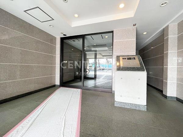 �����s���c�J��D��7���� 17-8�̒��Ã}���V�����̃G���g�����X