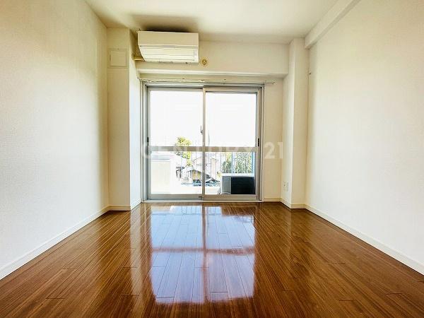 �����s��c��R��1���� 19-15�̒��Ã}���V�����̐Q��