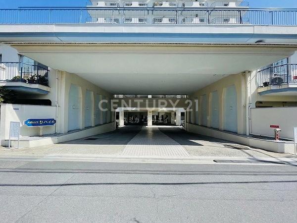 �����s��c��R��1���� 19-15�̒��Ã}���V�����̃G���g�����X