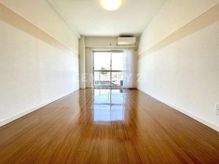 �����s��c��R��1���� 19-15�̒��Ã}���V�����̃��r���O