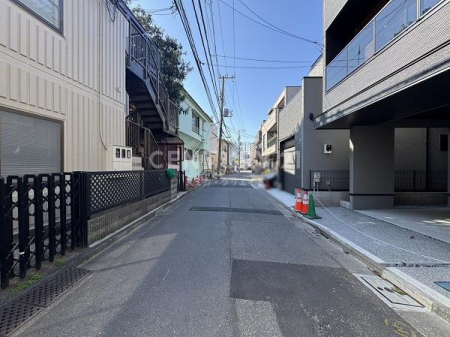 �����s�i�����4���ڂ̐V�z��ˌ��Ă̑O�ʓ��H�܂ތ��n�ʐ^