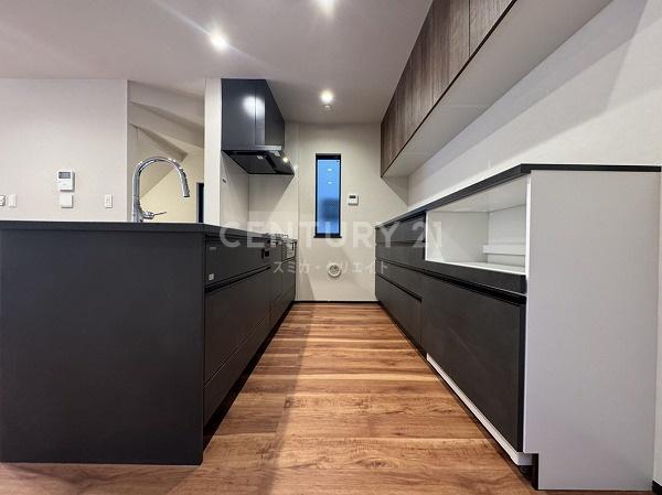 �����s�i�����4���ڂ̐V�z��ˌ��ẴL�b�`��